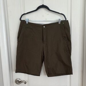 NWT REI women’s Olive Green Shorts